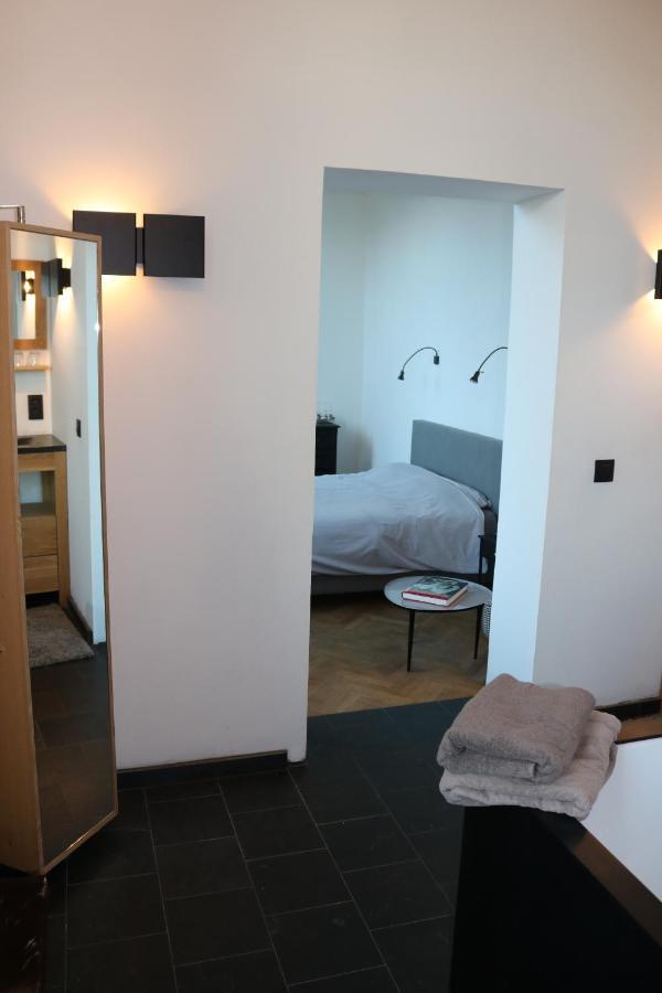 Peter House Panzió Nivelles Kültér fotó