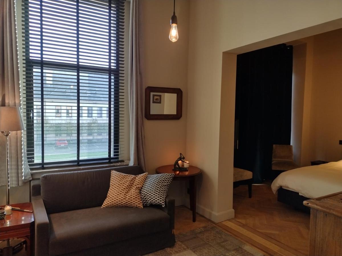 Peter House Panzió Nivelles Kültér fotó